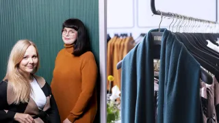 Uhanan omistajat Mira Vanttaja ja Hanna Virkamäki. 